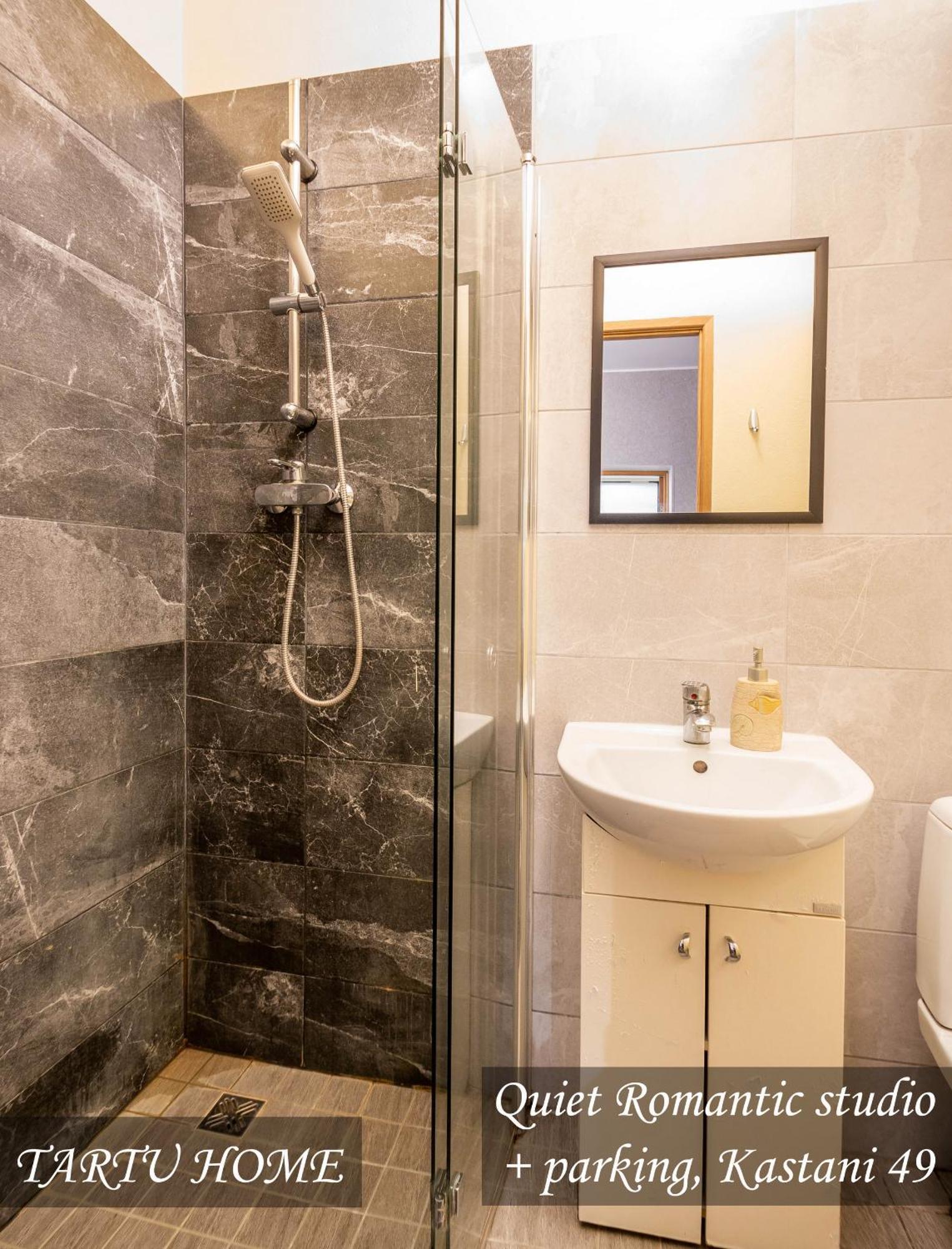 Quiet Romantic Studio Plus Parking, Tartu Home Exterior foto