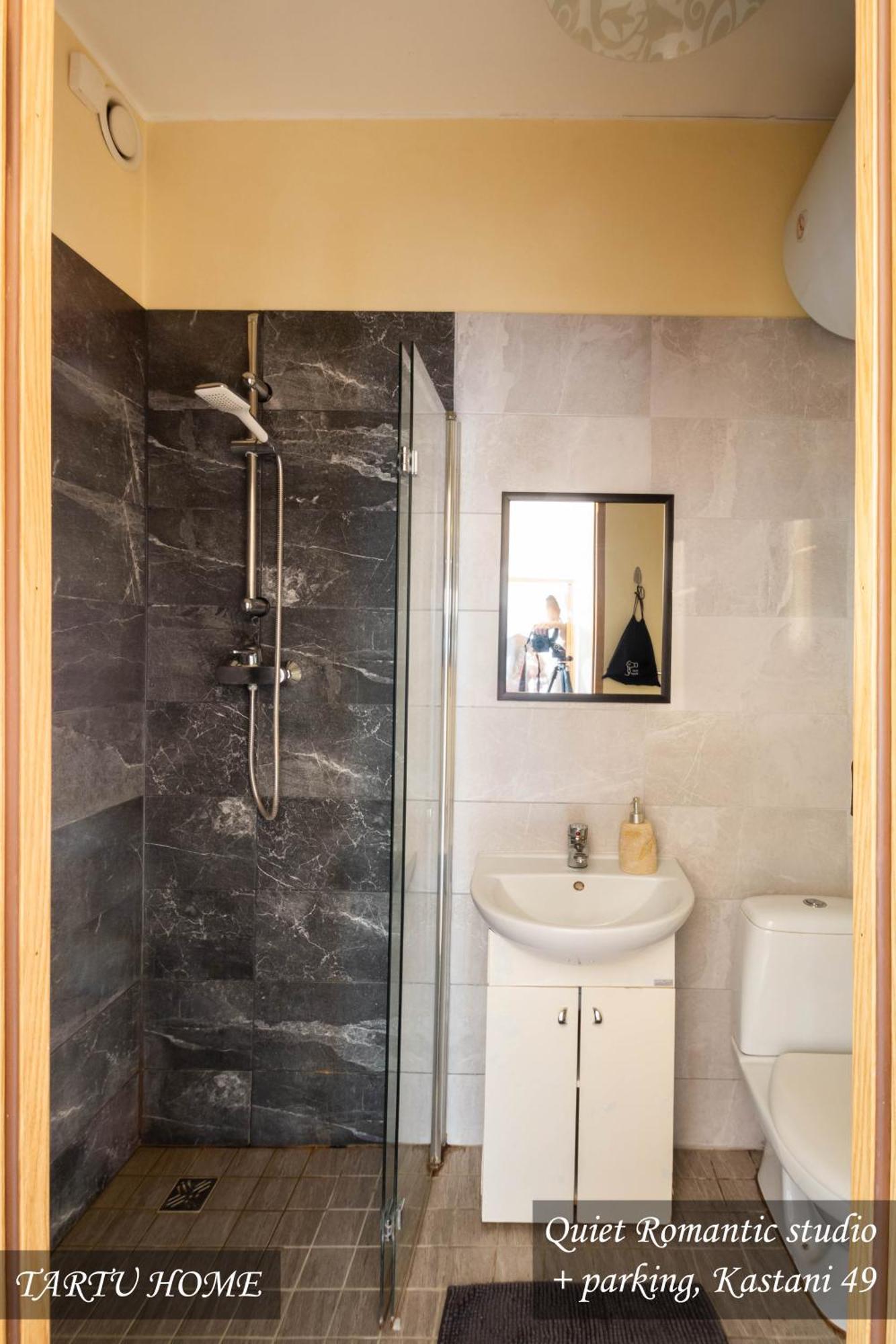Quiet Romantic Studio Plus Parking, Tartu Home Exterior foto